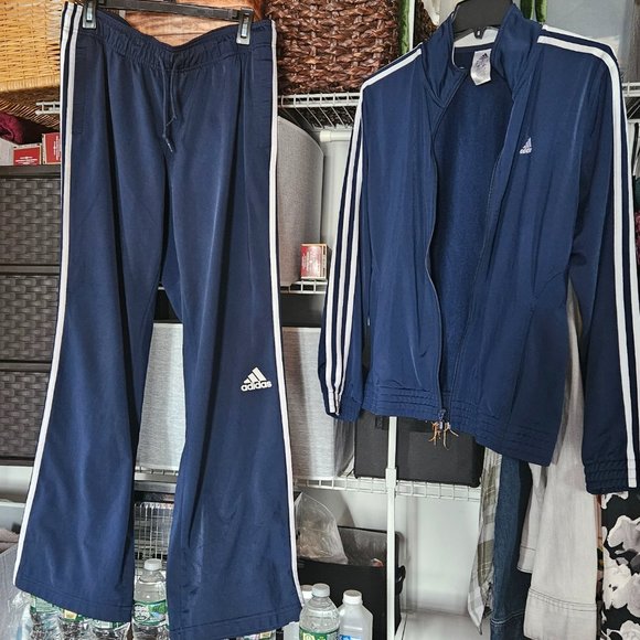 SOLD! Ladies adidas jogging suit - mint condition! - Picture 3 of 3